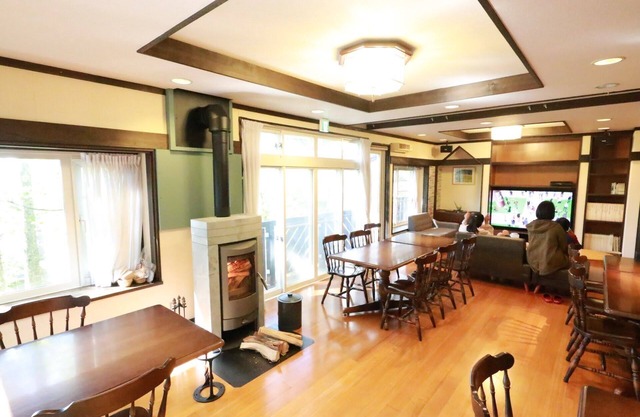 Large rental villa with a capacity of 10 rooms and 25 people Pilatus hill at an altitude of 1750m /Chino Nagano