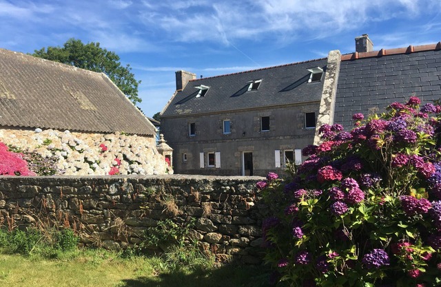 Large stone house 500 m from the sea and hiking trails