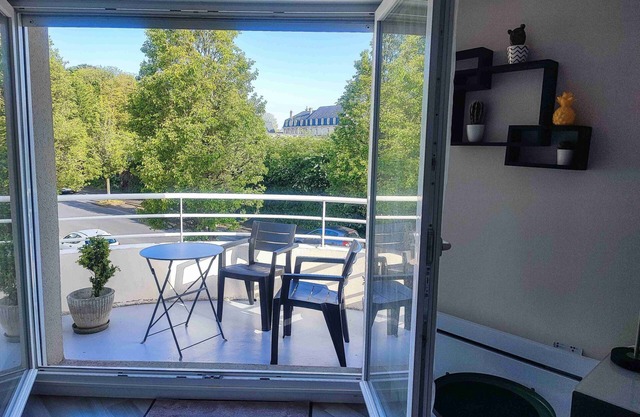Large studio in city center