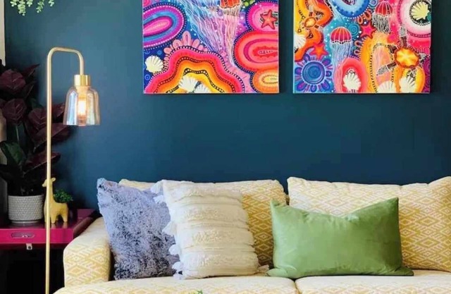 Larger Room In Parap, Saltwater Pool, Close to Markets, Great Coffee, Central