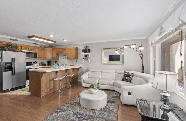 Las Palmas Resort 304 | Main Level Condo, New Flooring, Mountain Views, Close to Pools, and more!