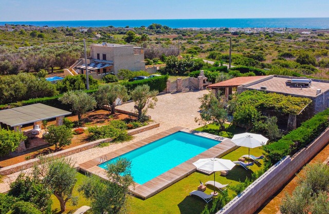 LAST MINUTE 24 TO 31/8- Trullo Elios -Maldives of Salento with swimming pool and jacuzzi