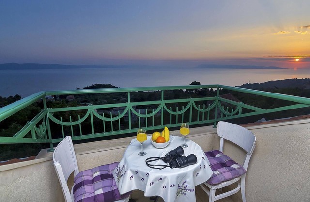 Last minute for June - romantic villa with pool and BBQ, 6 min from the sea