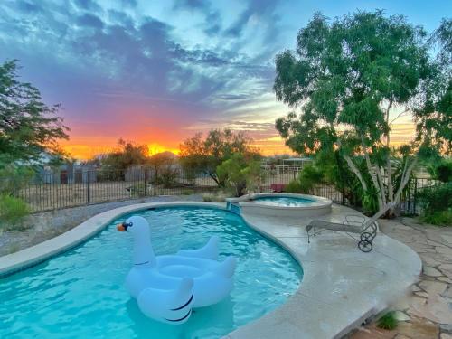 Lazy H Bar Desert Outpost Ranch House with Pool and Hot Tub