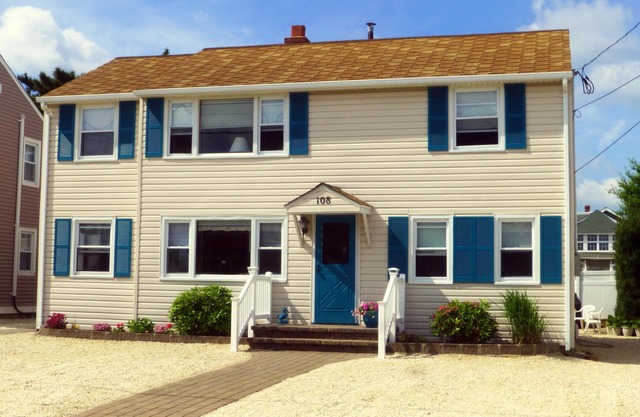 LBI Beach House, 4th from ocean, 3 bedrooms