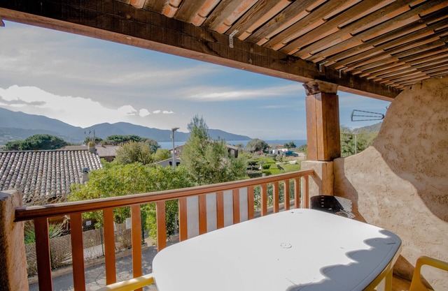 Le Balagna 80m from the Beach – Sea and Mountain View, Private Terrace, Air Conditioning and Wi-Fi