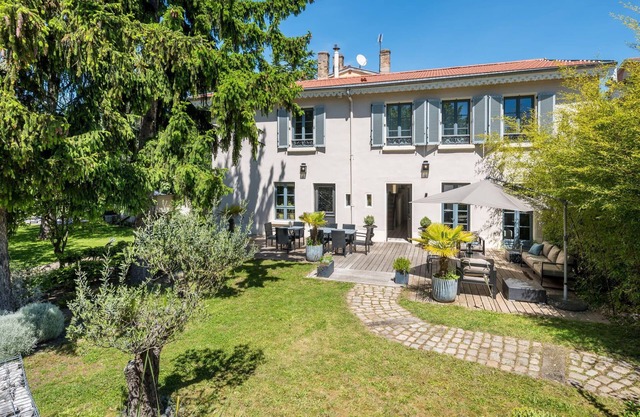 Le Cèdre du Liban -Urban chic house in the city