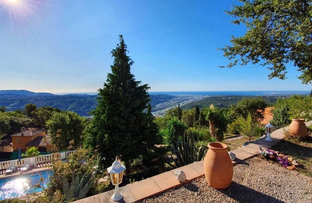 Le Domaine de la Cote d'Azur holiday house - Upper House, 6 persons