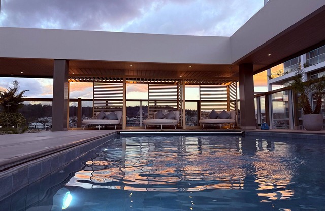 Le Parc Hotel, Beyond Stars