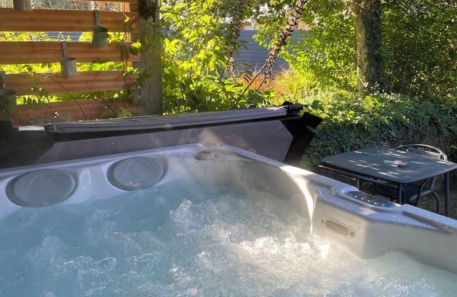 Le Petit Gite de St Nicolas- 5min from the beach -SPA-