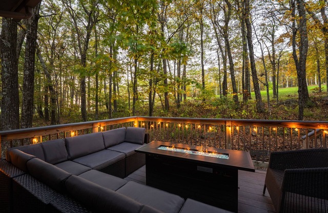 Leaf Peep at Serenity Summit - Your Family Retreat!