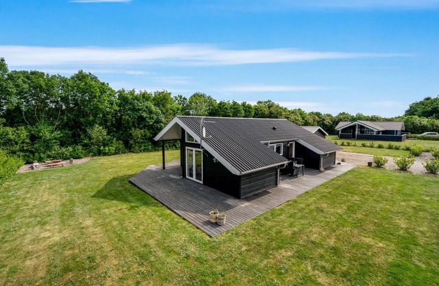 "Leeve" - 1.4km to the fjord by Interhome