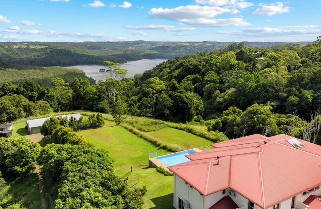 Lemon Grove - Montville Manor with Lake & Mountain Views