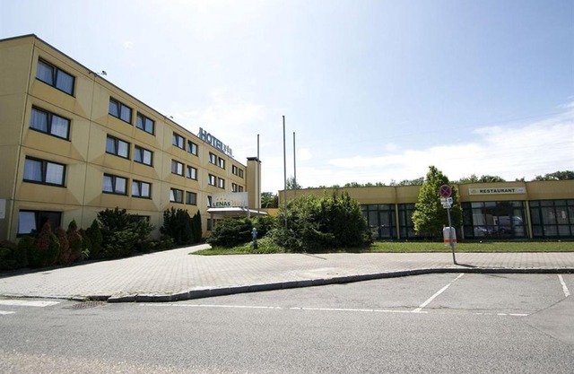 Lenas West Hotel