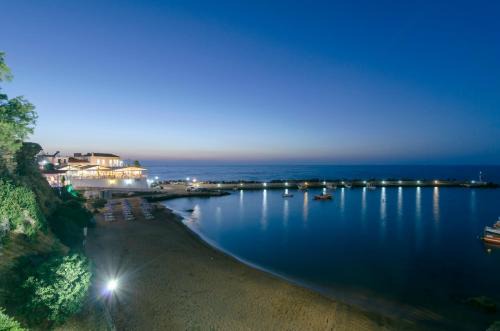Leny's Seaside House