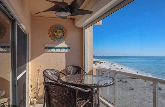 Leonardo Arms 529 Beachfront 2B/2B Vacation Condo! Palm Trees And Sunshine!