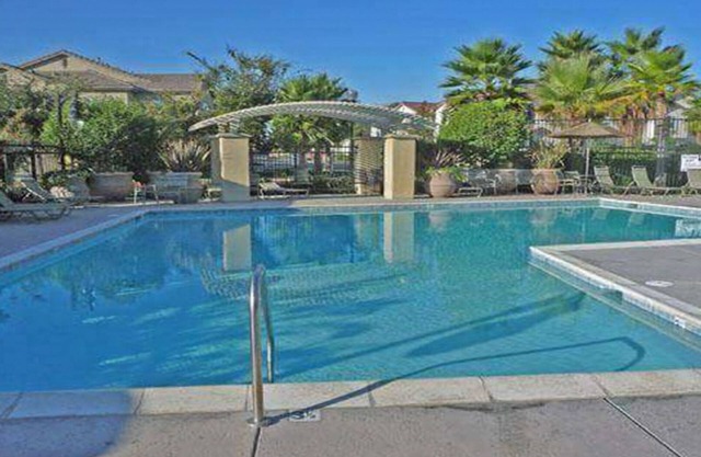 LePark BLUE Luxury with Pool & Spa Next to Downtown Airport Hospitals Grill