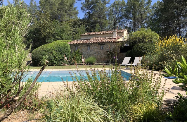 Les 2 Palmiers :6 to 10 Family holidays in Provence