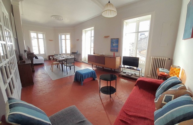 Les 7 balcons, Comédie Corum Gare, Parking Spacious Bright Haussmannien