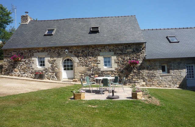 LES BRUYERES Gîte de caractère dans les Monts d'Arrée