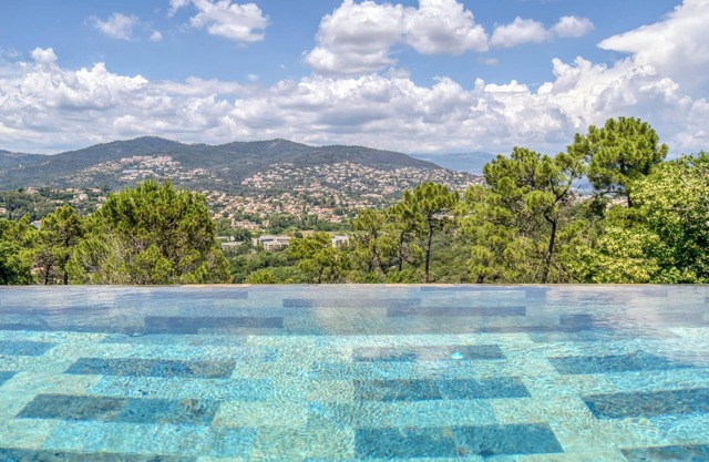 Les Crêtes : Villa 4 chambres, piscine et vue mer, 5mn des plages