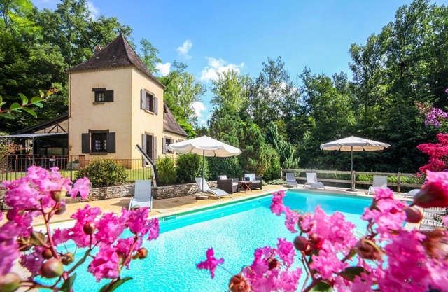 Les Cypres - Three Bedroom Villa, Sleeps 6