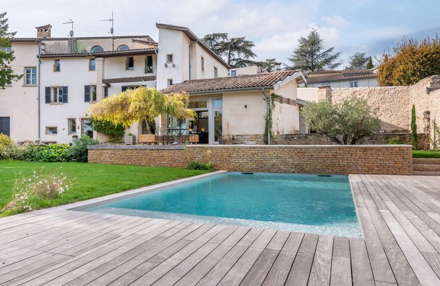 Les Pierres Sèches - house with pool and open view near the village
