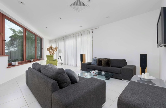 Lesna 17 | Wiselka | Modern Apartment | Terrace | Holidays by the Sea | Smart TV