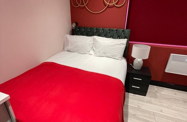 Letzi private en-suite, North Harrow.
