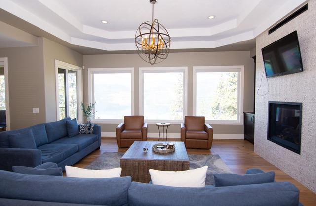 Licensed Luxury Okanagan Home with Pool