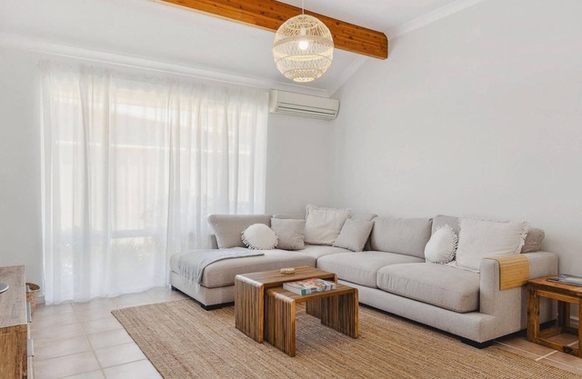 Light & Bright Pet Friendly Beach Side Haven