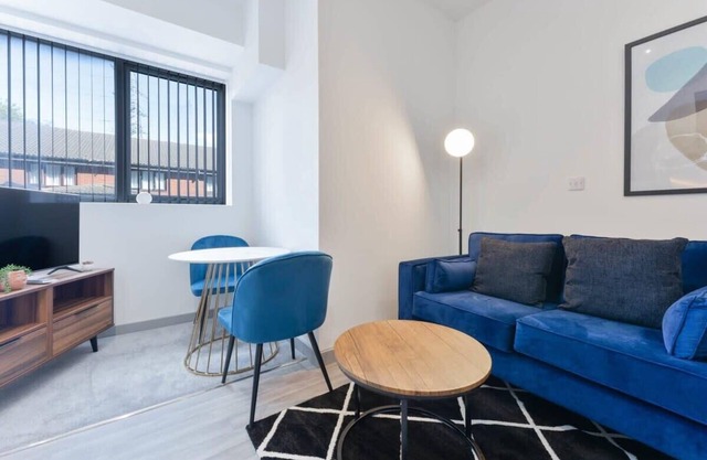 Light & Modern 1 Bed Budget Apartment Dudley