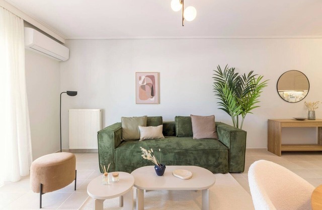 Lightstone 3BR Living in Glyfada