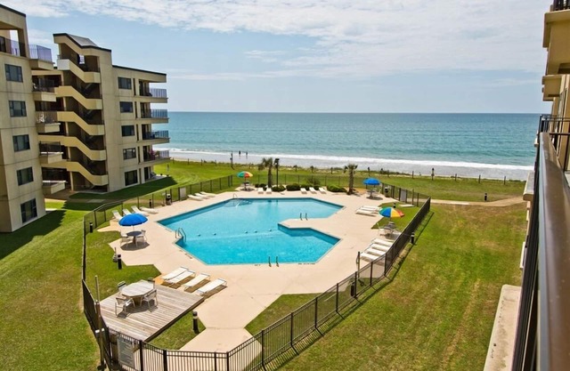 Like Brand New 4 Bed 2.5 Bath Oceanfront Pools, Hot Tubs, Ocean/Sound Views WIFI