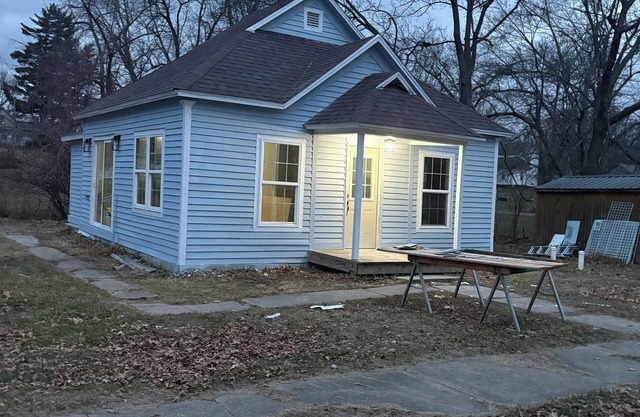Lil Blue Cottage