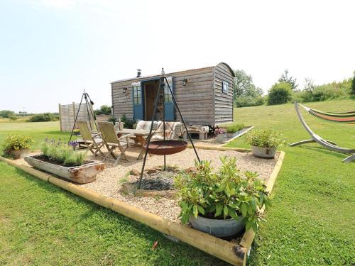 Lillie's Shepherd's Hut - Wellness & Hot Tub