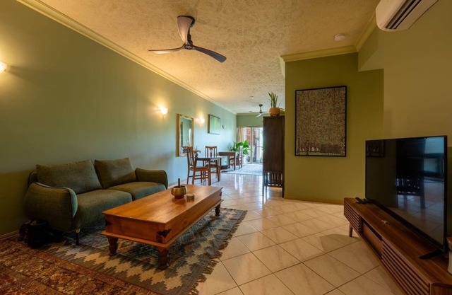 Lily Lakes - Resort Style Living- Stylish One-Bedroom Resort Apartment with Pools & Gardens