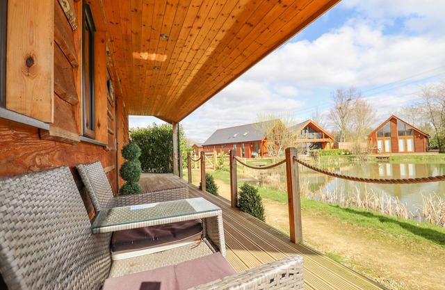Lily-pad Lodge