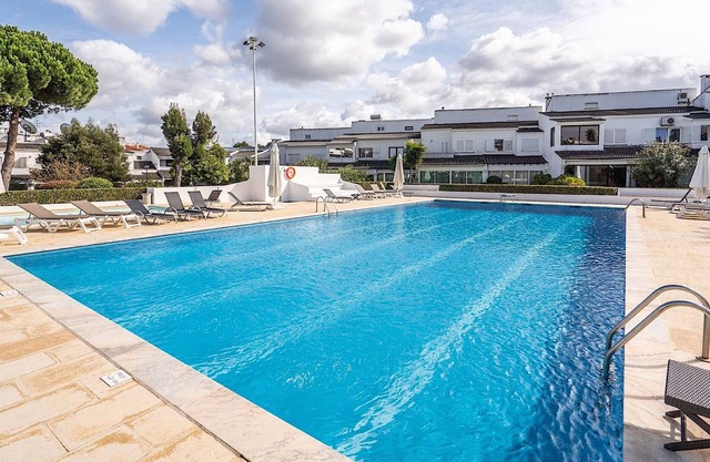 Link White Villa, Wifi, Central Heating, Pool