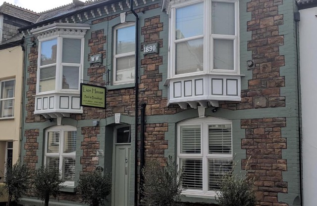 Lion House Bed & Breakfast with Restaurant