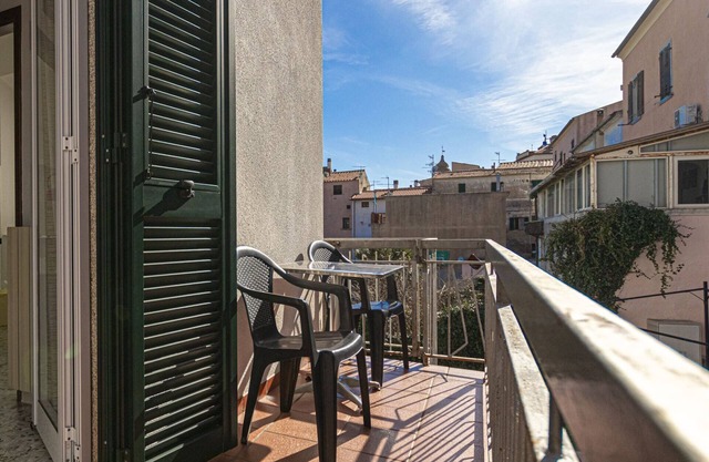 Lisa 2, three-room apartment in the village of San Piero, in a quiet area, with air conditioning and