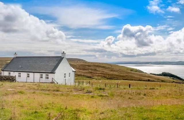 LITTLE LAIGHT, pet friendly, country holiday cottage in Stranraer