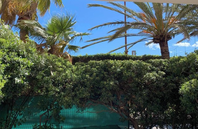 Little love nest. 2 pools1restaurant 50 meters away, 100 meters from the beach