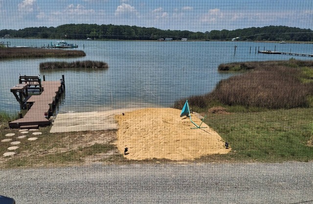Little Oyster Oasis- A Charming Waterfront House in White Stone Virginia