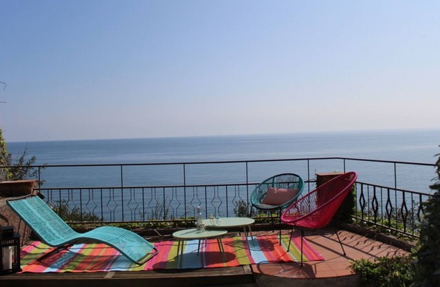 LITTLE VILLA C21 Pool, parking, wifi, jacuzzi, big terrace, private beach