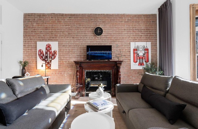 LiV MTL Downtown-301 1BR Spacious Superior Suite