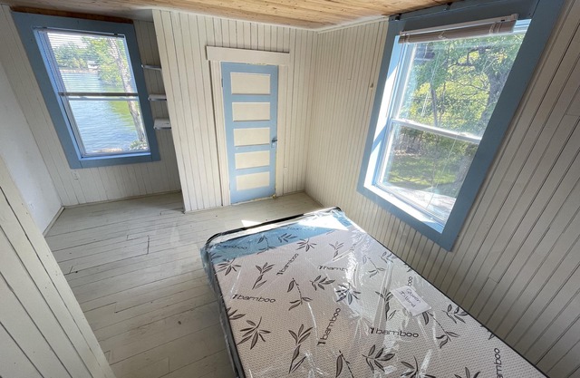 Live at the St Lawrence river on your family friendly private island