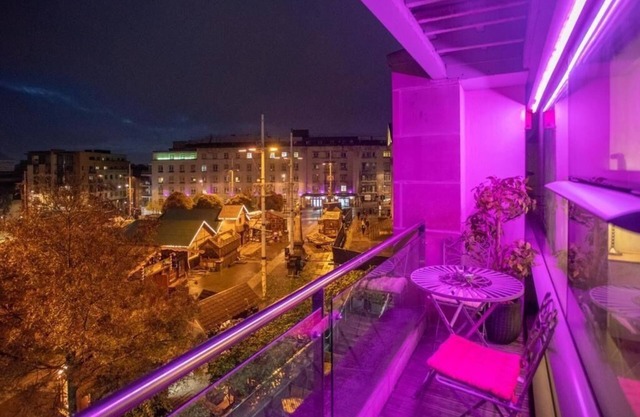 Live in Leeds Millenium Square Apartment