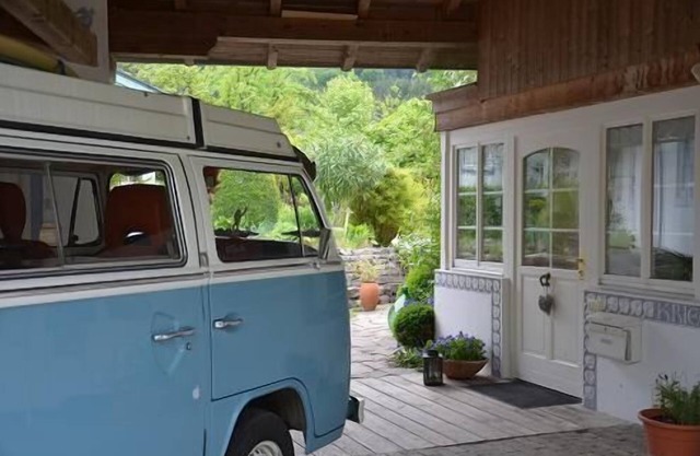 Live in style in the child-friendly 'Künstlerhaus' in an idyllic location.