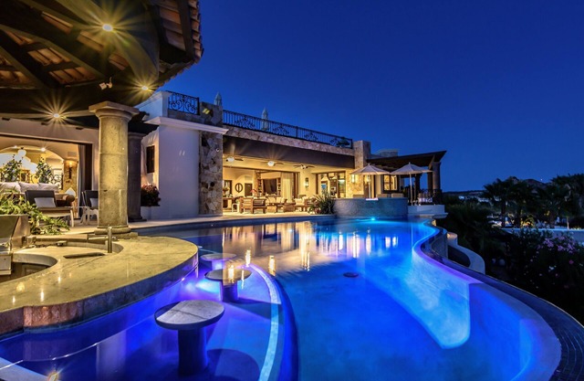Live Large in Casa Dos Amigos, Puerto Los Cabos